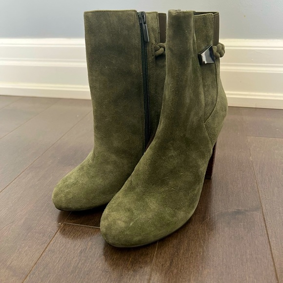 Saks Fifth Avenue Leather Ankle Boots, size US 5.5 - Picture 4 of 8